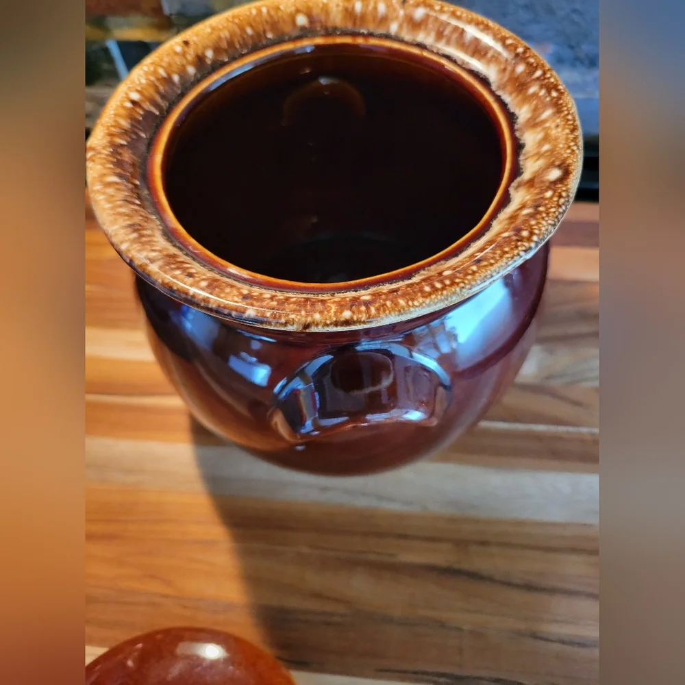 Hull Pottery Vintage Drip Brown Bean Pot‎ Lid Oven Proof Crock USA Made Glaze
